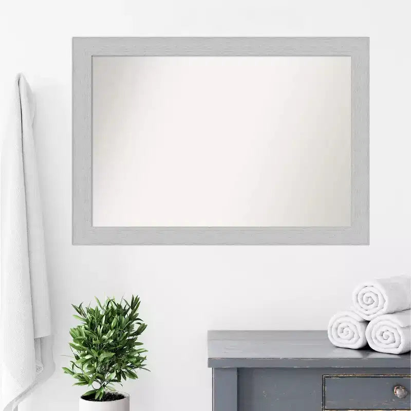 Miroir mural de salle de bain Amanti Art en bois blanc shiplap sans biseau 40" x 28" : matériel de fixation inclus, forme rectangulaire