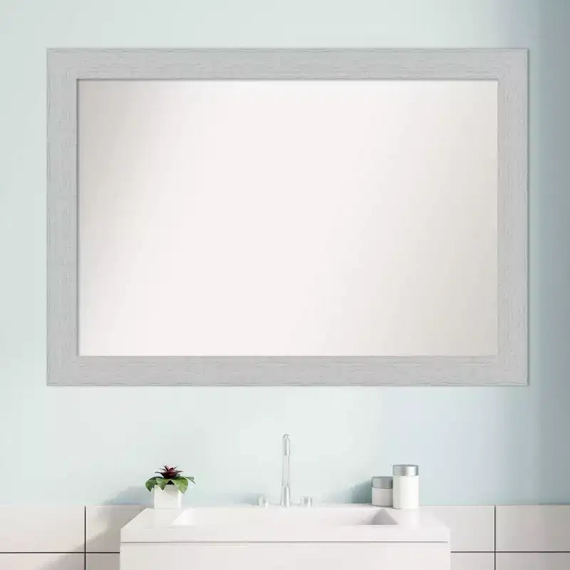 Miroir mural de salle de bain Amanti Art en bois blanc shiplap sans biseau 40" x 28" : matériel de fixation inclus, forme rectangulaire