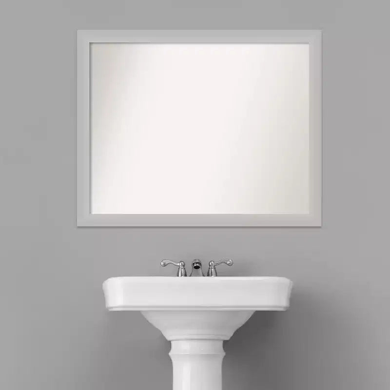 Miroir mural de salle de bain en bois, non biseauté, peu lustré, 31" x 25", argenté - Amanti Art