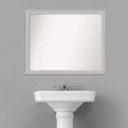 Miroir mural de salle de bain en bois, non biseauté, peu lustré, 31" x 25", argenté - Amanti Art