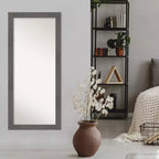 Miroir inclinable Rustique à lattes grises 30" x 66" par Amanti Art