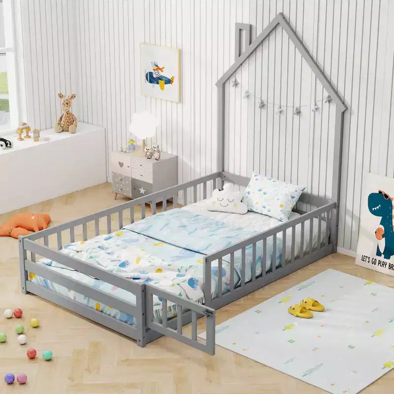 Lit au sol Montessori une place Costway pour tout-petit avec porte verrouillable, garde-corps pleine longueur gris/blanc