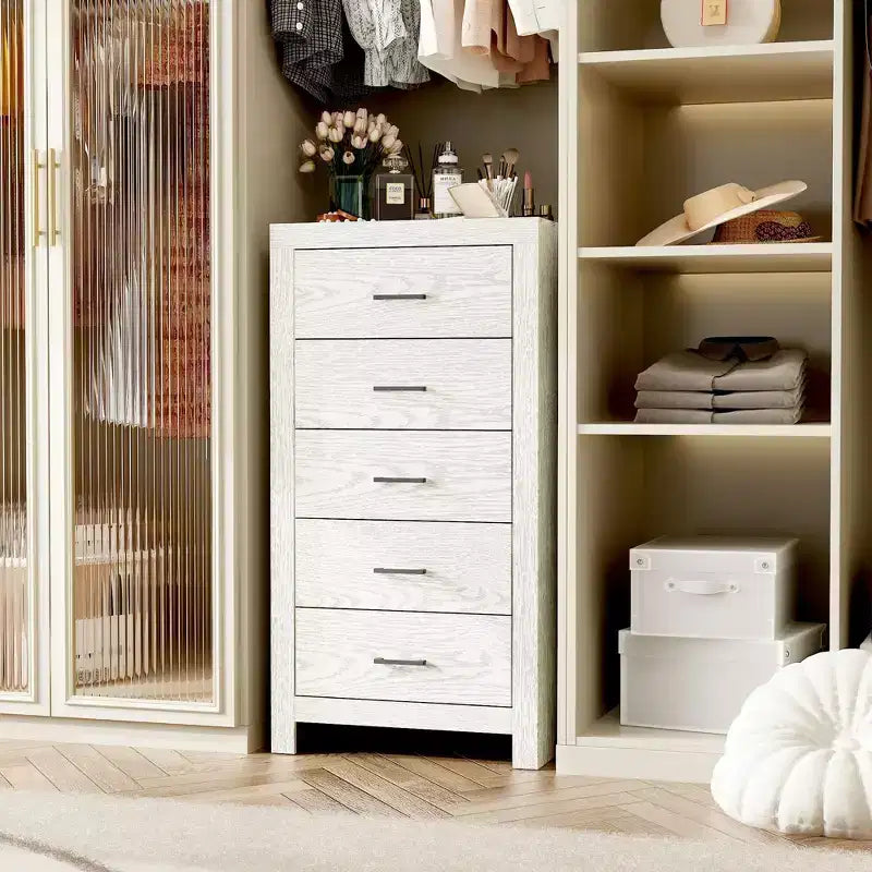 Commode verticale à 5 tiroirs Famapy, commode en bois texturé avec poignées décoratives en métal
