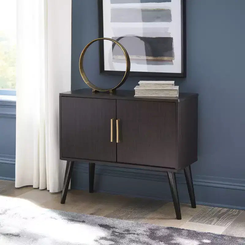 Meuble d'appoint contemporain Orinfield de Signature Design by Ashley, brun foncé