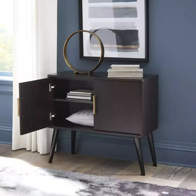 Meuble d'appoint contemporain Orinfield de Signature Design by Ashley, brun foncé