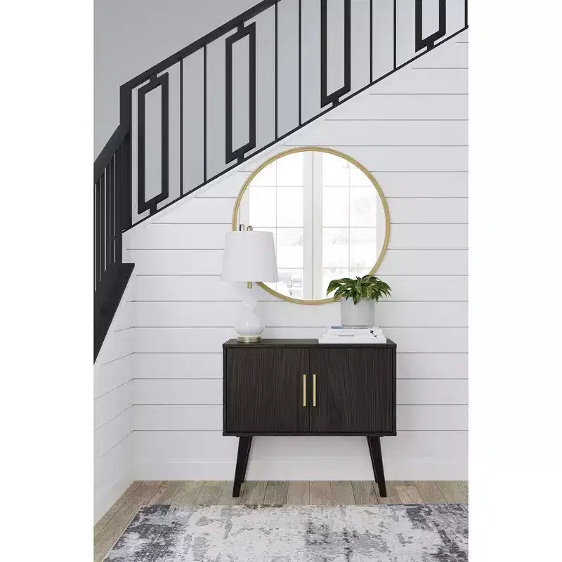 Meuble d'appoint contemporain Orinfield de Signature Design by Ashley, brun foncé
