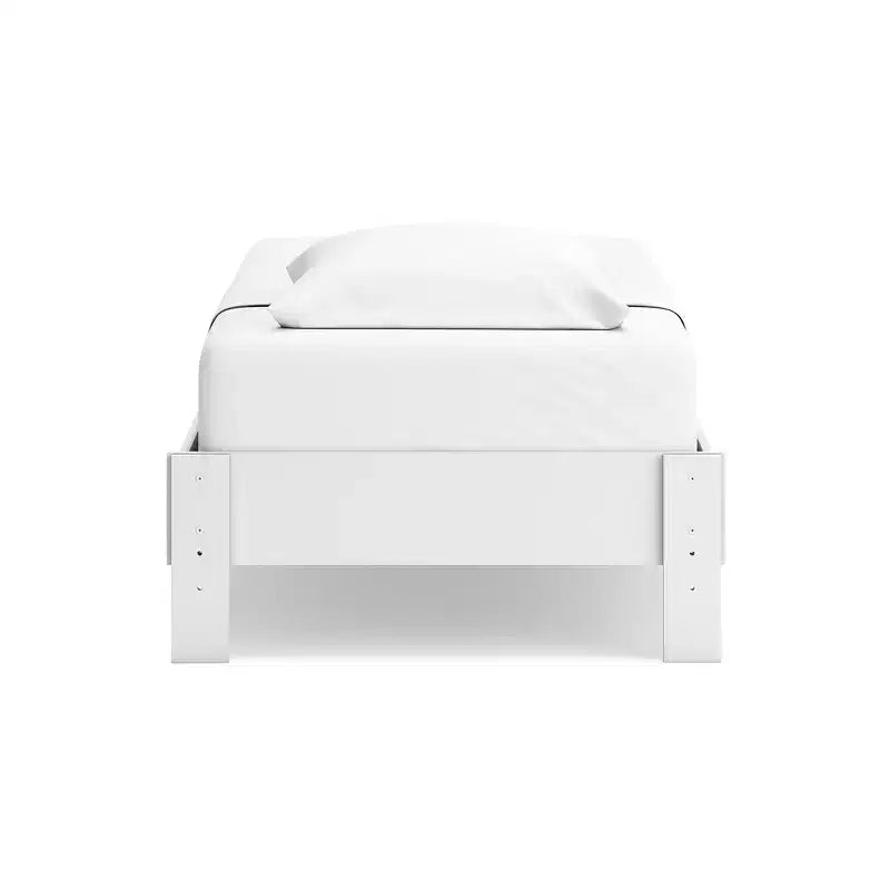 Lit plateforme Hallityn de Signature Design by Ashley, fini blanc mat