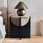 LuxenHome 19,3 Table d'appoint carrée moderne, table d'appoint noire avec plateau en bois naturel, table d'appoint pour salon