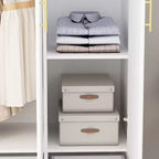 Armoire blanche Hitow, garde-robe moderne minimaliste, motifs à lignes, accessoires dorés