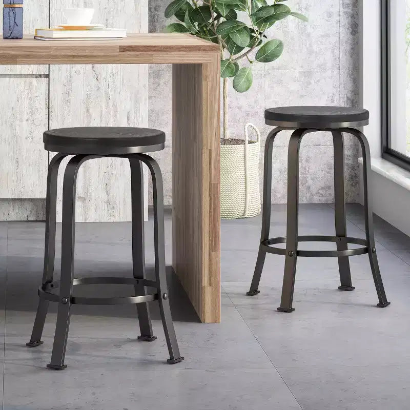 Tabourets de comptoir pivotants sans dossier GDFStudio Comet Modern Industrial Iron de 61,6 cm (lot de 2)