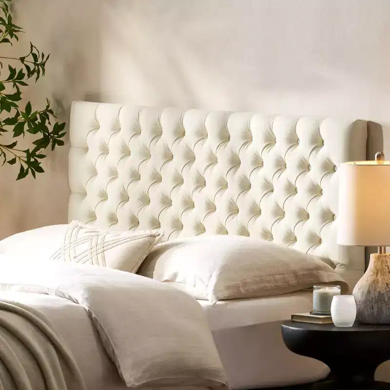 Tête de lit capitonnée réglable pour grand lit GDFStudio Brunet Contemporary