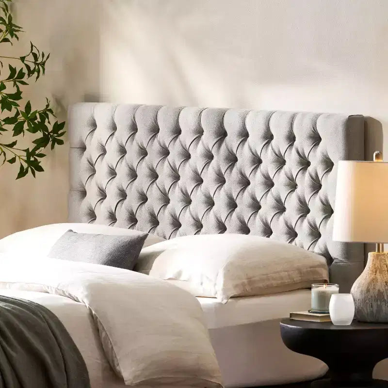 Tête de lit capitonnée réglable pour grand lit GDFStudio Brunet Contemporary