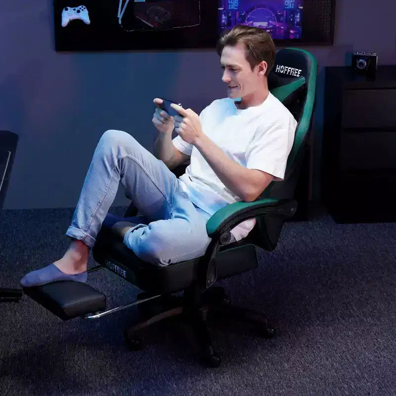 Fauteuil de bureau gaming en cuir Hoffree avec massage, ergonomique, et haut-parleur Bluetooth et repose-pieds