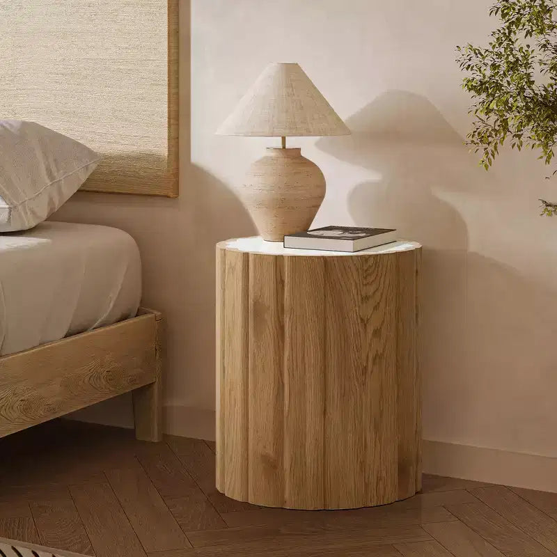LuxenHome Table d'appoint ronde de 48 cm, Table d'appoint avec plateau en faux marbre, Petite table d'appoint pour salon, chambre à coucher, canapé Marron