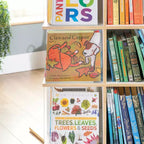 EdQ Présentoir rotatif grand format blanc : Étagère à livres à 3 niveaux pour le rangement en classe, Organisateur de livres avec étagères en acrylique pour l'organisation de l'école à la maison