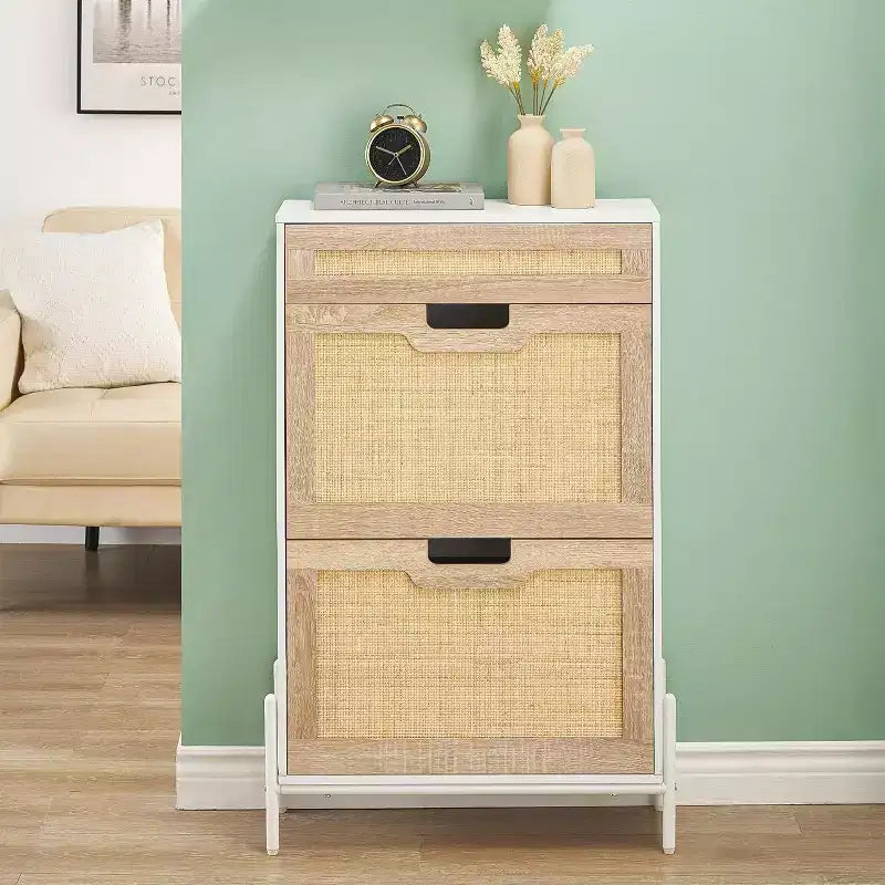 Meuble de rangement en rotin naturel Acekool avec 2 tiroirs basculants, étagères réglables et pieds en métal, organiseur de chaussures mince pour entrée