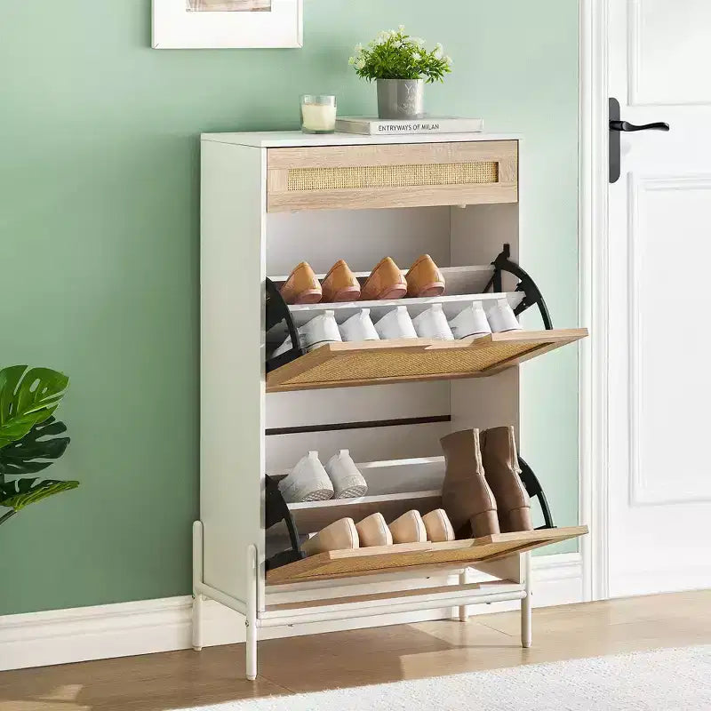 Meuble de rangement en rotin naturel Acekool avec 2 tiroirs basculants, étagères réglables et pieds en métal, organiseur de chaussures mince pour entrée