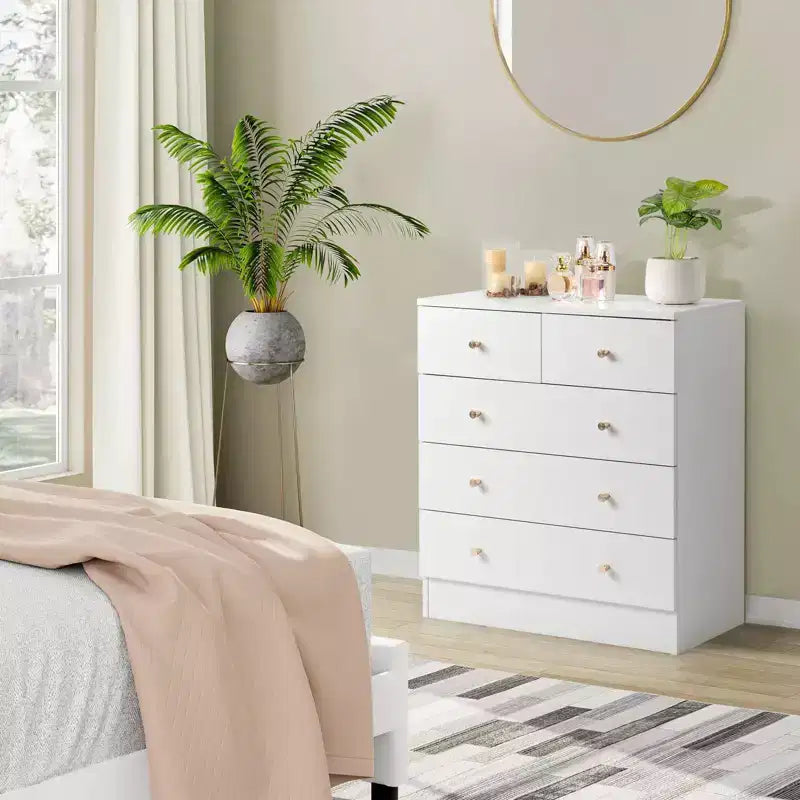 Commode à 5 tiroirs Karl Home en panneaux de particules blancs de 66 cm de large