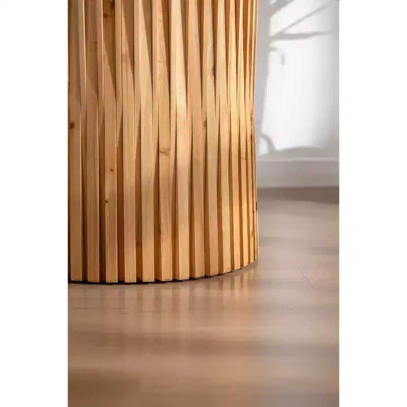 Tables basses et d'appoint cylindriques Okak au design texturé en forme de tonneau Styles Mid-Century Modern, Industriel, Brutaliste 16 ou 24H (Lot de 1 ou 2)