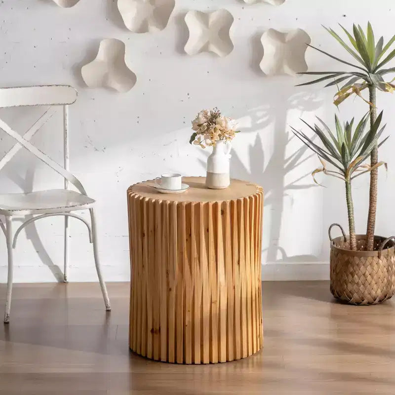 Tables basses et d'appoint cylindriques Okak au design texturé en forme de tonneau Styles Mid-Century Modern, Industriel, Brutaliste 16 ou 24H (Lot de 1 ou 2)