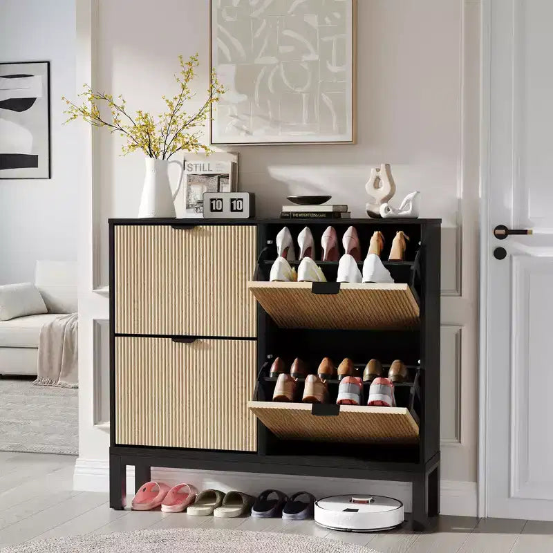 Meuble à chaussures cannelé GustoWave avec 4 tiroirs basculants, organisateur de chaussures étroit en bois avec pieds en métal, porte-chaussures moderne de style ferme avec rangement caché