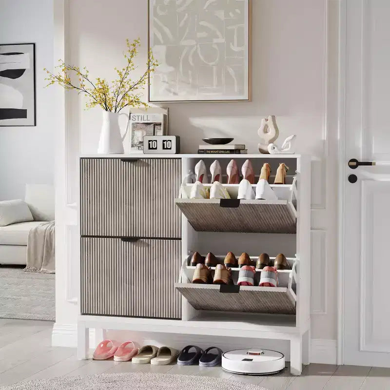 Meuble à chaussures cannelé GustoWave avec 4 tiroirs basculants, organisateur de chaussures étroit en bois avec pieds en métal, porte-chaussures moderne de style ferme avec rangement caché