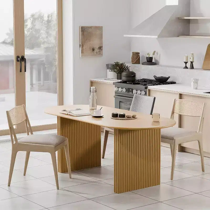PexFix Table à manger ovale en bois massif 67 x 33,5 Table de cuisine moderne Style ferme avec pieds ondulés massifs pour salon, cuisine, bureau à domicile, naturel