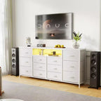Meuble TV commode 63 pouces pour téléviseurs 65, 70, 75 pouces, commode en tissu avec station de charge, lumières LED, étagères ouvertes et commode à 12 tiroirs
