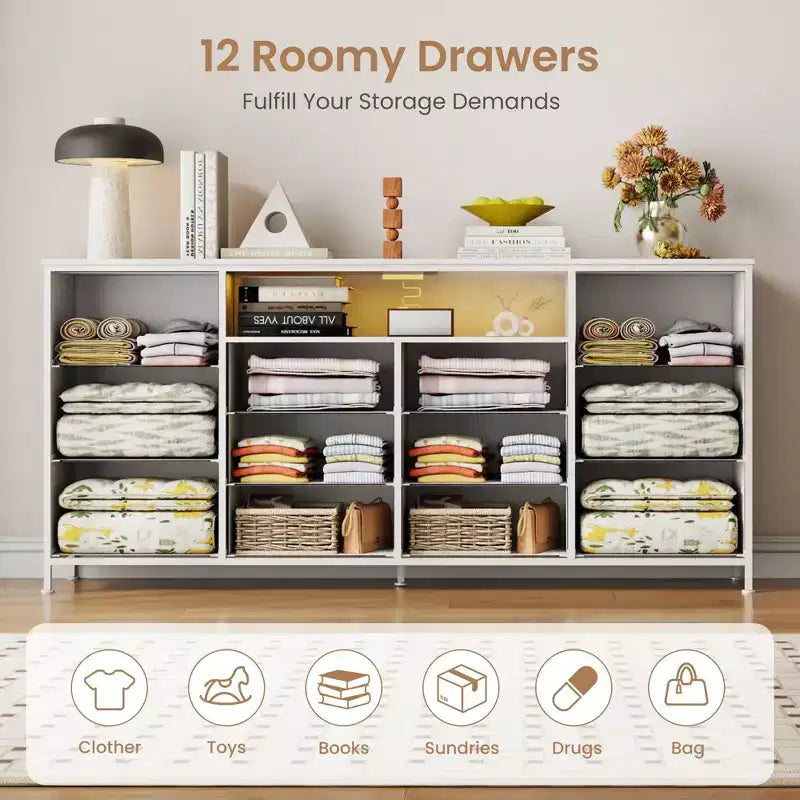 Meuble TV commode 63 pouces pour téléviseurs 65, 70, 75 pouces, commode en tissu avec station de charge, lumières LED, étagères ouvertes et commode à 12 tiroirs