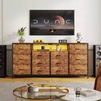 Meuble TV commode 63 pouces pour téléviseurs 65, 70, 75 pouces, commode en tissu avec station de charge, lumières LED, étagères ouvertes et commode à 12 tiroirs