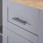 Îlot de cuisine roulant avec rangement, chariot de cuisine avec plateau en bois d'hévéa, 3 tiroirs, 2 étagères coulissantes et étagère interne, support à épices et support à torchons.