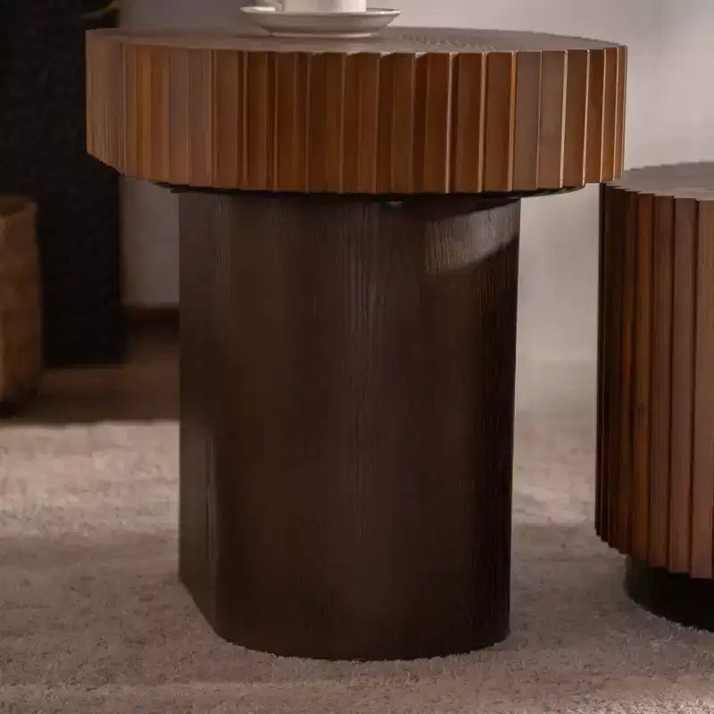 CLIHOME Lot de 2 tables basses gigognes rondes faites à la main, bords ondulés chics, table basse centrale cannelée en bois, moderne et élégante