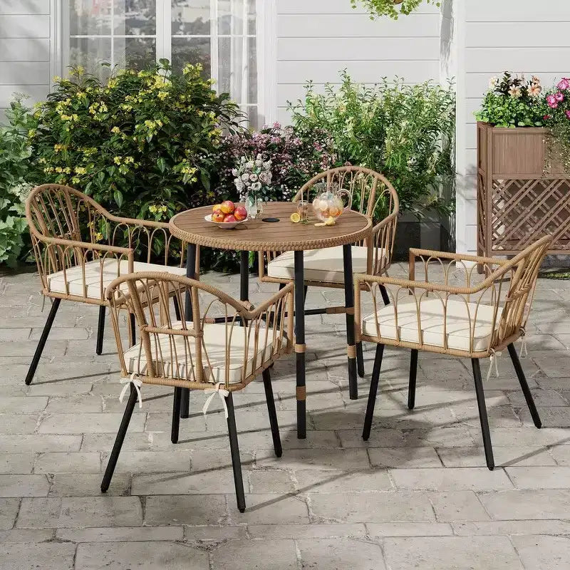Table à manger ronde en osier d'extérieur, plateau en bois synthétique avec trou pour parasol de 5,6 cm