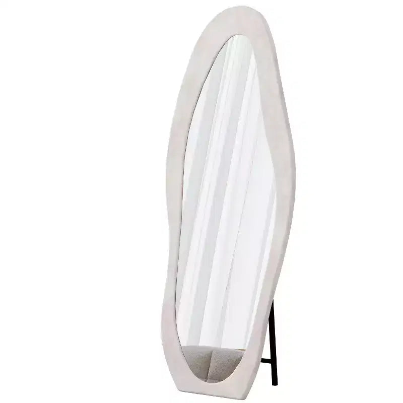 Okak Miroir corporel irrégulier en flanelle ondulée 63 x 24 pouces, miroir pleine longueur à cadre en bois avec support, miroir mural pour dressing, salon