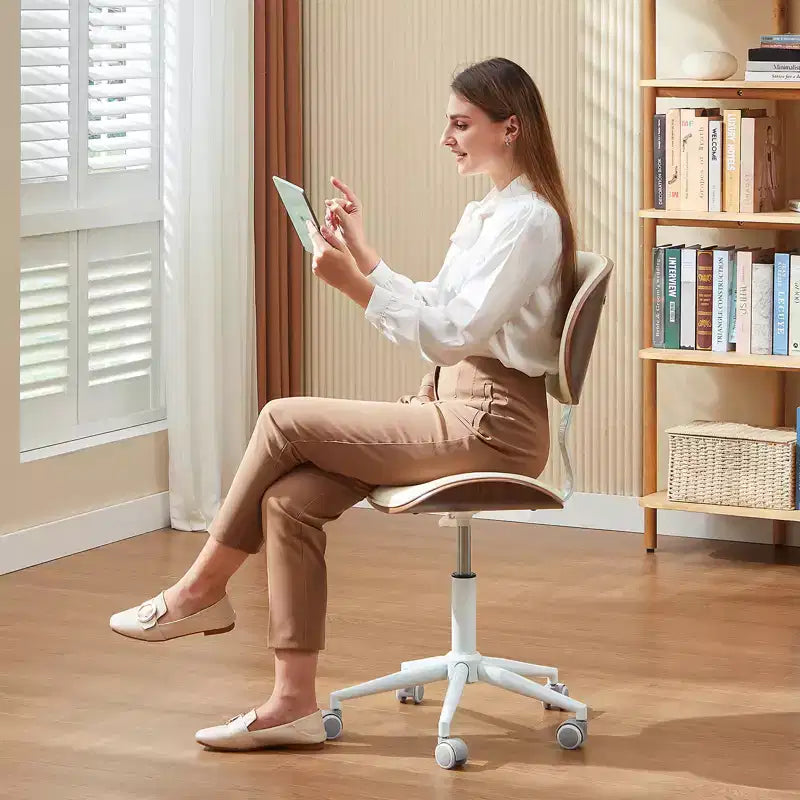 Chaise de Bureau Ergonomique sans Accoudoirs Bestier Bentwood, Chaise de Table Confortable avec Support Lombaire, Chaise de Bureau à Roulettes Réglable en Hauteur en Cuir PU