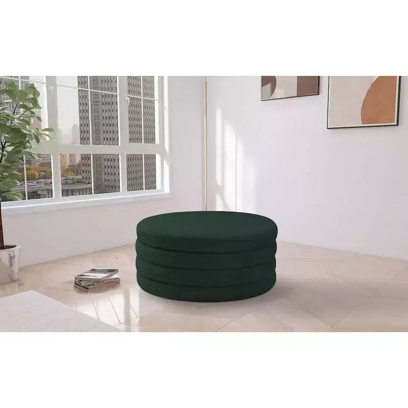 Meridian Furniture, Table basse en tissu bouclé Aphia