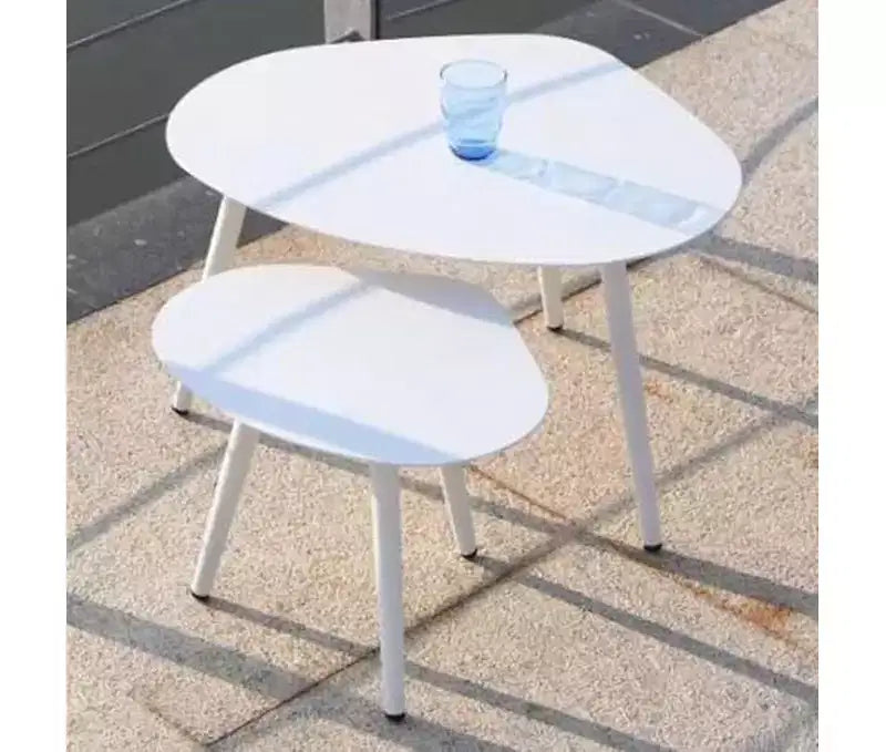 HomeStock Table d'appoint avec plateau en aluminium en forme de rein, de couleur blanche, de 152 cm de haut, lot de 2