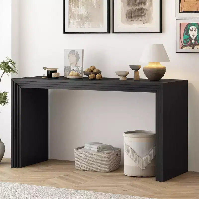 Table d'entrée moderne Okak avec placage en paulownia, console de table au design unique et plateau épais, table d'appoint pour foyer, salon