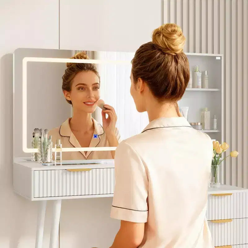 Coiffeuse à cannelures de 48 pouces avec miroir et lumières, table de maquillage moderne avec miroir éclairé à 36 LED, 3 modes de couleur, prise intégrée