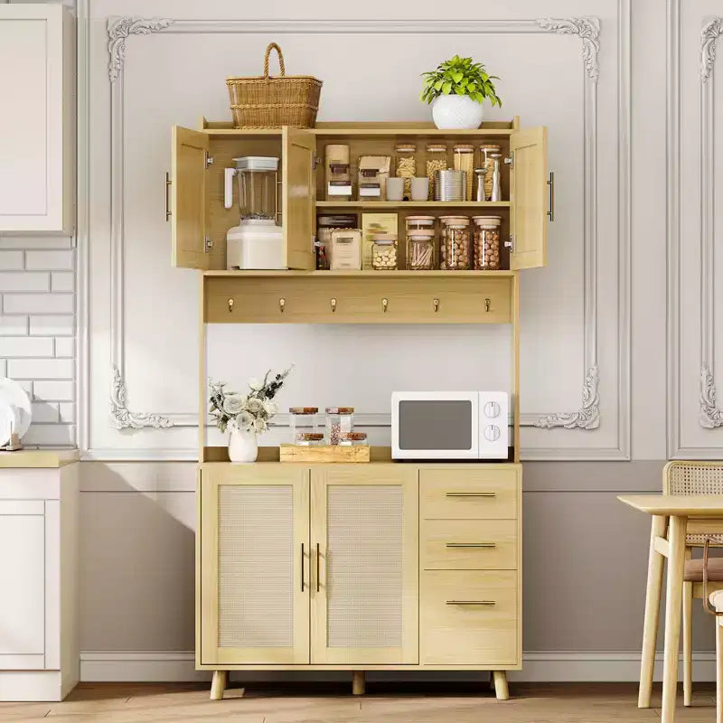 GustoWave Armoire de Cuisine Haute 180 cm, Meuble de Rangement Autonome de Cuisine Boho en Rotin avec Étagère à Micro-ondes, 3 Tiroirs, 6 Crochets, Naturel