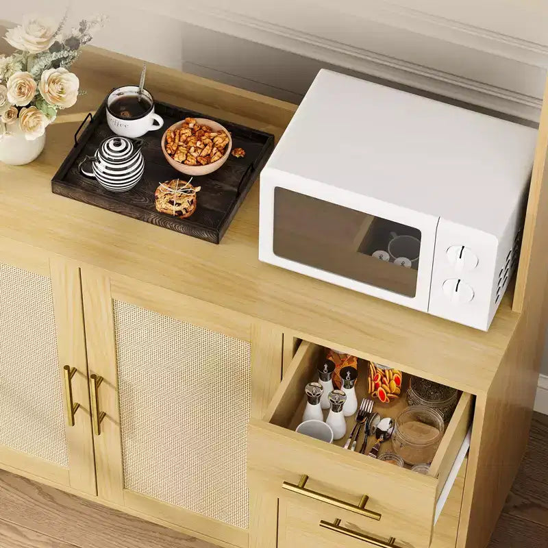 GustoWave Armoire de Cuisine Haute 180 cm, Meuble de Rangement Autonome de Cuisine Boho en Rotin avec Étagère à Micro-ondes, 3 Tiroirs, 6 Crochets, Naturel