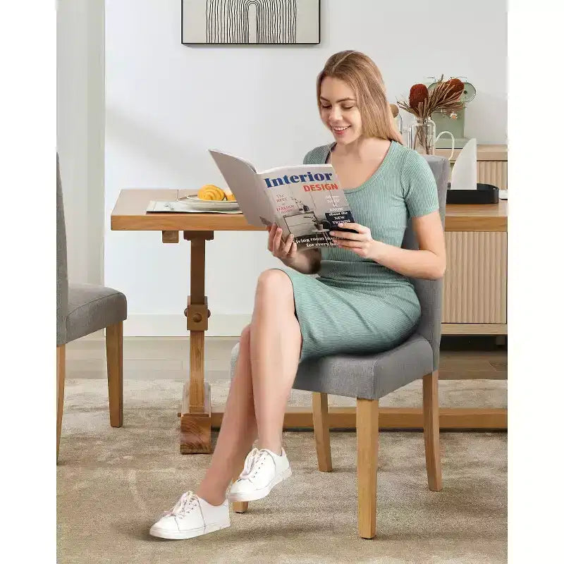 Lot de 2 chaises de salle à manger modernes en tissu rembourré avec dossier incurvé et pieds en bois, chaises d'appoint confortables pour la cuisine et la salle à manger