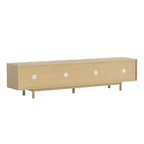 Meuble TV Luck Live de style moderne du milieu du siècle, 220 cm, avec poignées et pieds en bois massif, charnières à fermeture douce et ouvertures pour la gestion des câbles, couleur naturelle