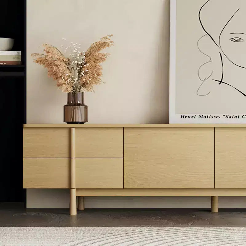 Meuble TV Luck Live de style moderne du milieu du siècle, 220 cm, avec poignées et pieds en bois massif, charnières à fermeture douce et ouvertures pour la gestion des câbles, couleur naturelle