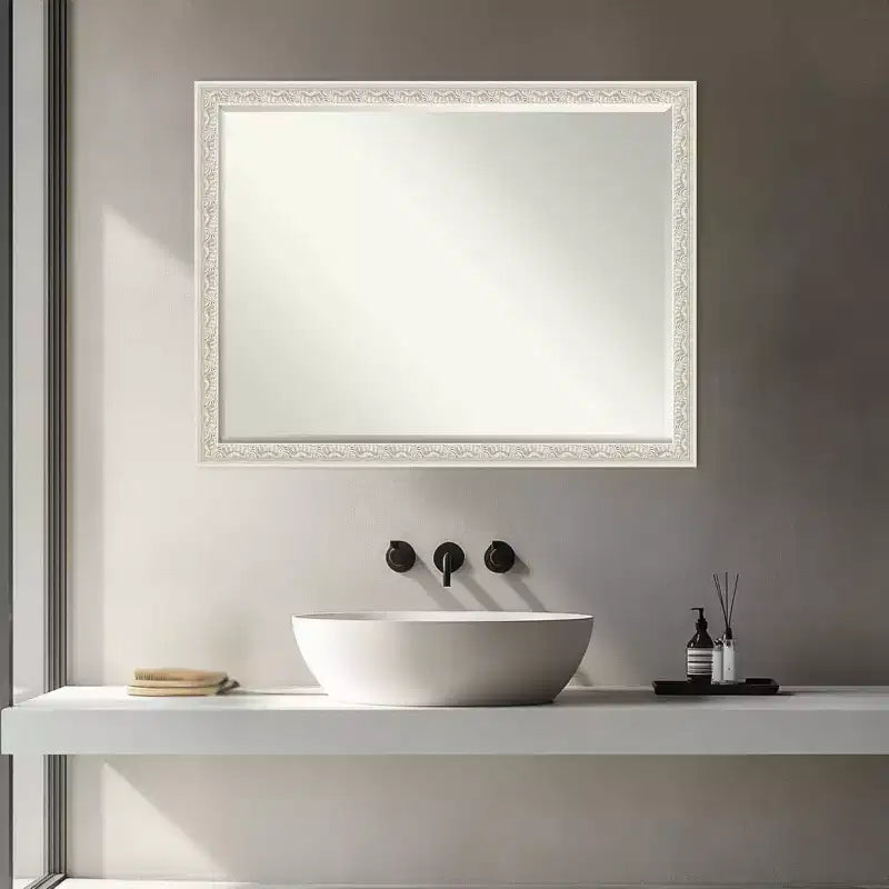 Miroir mural de salle de bain Amanti Art Bethany, encadré de bois biseauté d'un demi-pouce