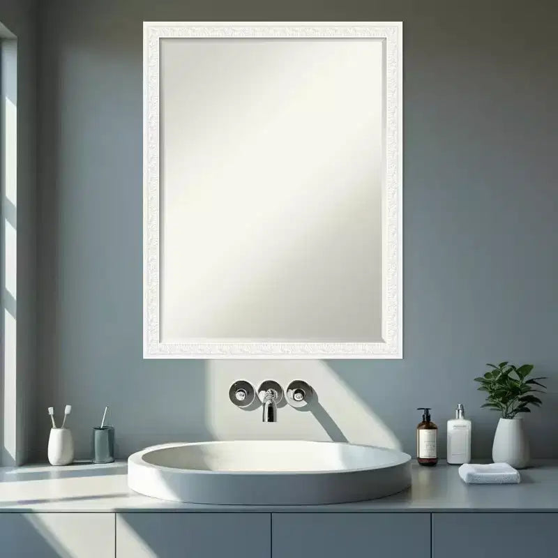 Miroir mural de salle de bain Amanti Art Bethany, encadré de bois biseauté d'un demi-pouce