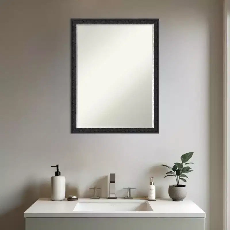 Miroir mural de salle de bain Amanti Art Bethany, encadré de bois biseauté d'un demi-pouce