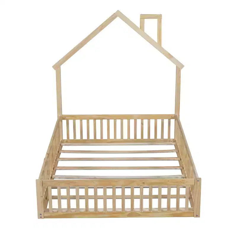 Lit plateforme en bois pleine grandeur en forme de maison avec garde-corps, cadre de lit en bois massif au sol avec tête de lit en forme de maison pour enfants