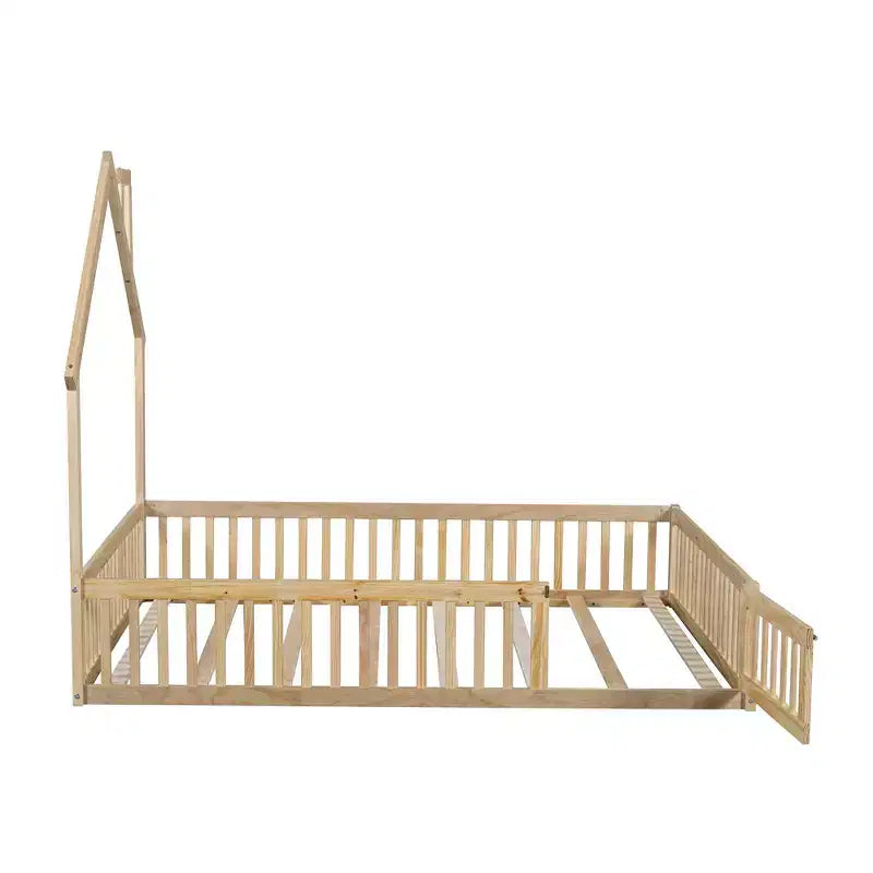 Lit plateforme en bois pleine grandeur en forme de maison avec garde-corps, cadre de lit en bois massif au sol avec tête de lit en forme de maison pour enfants