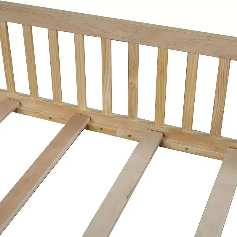 Lit plateforme en bois pleine grandeur en forme de maison avec garde-corps, cadre de lit en bois massif au sol avec tête de lit en forme de maison pour enfants